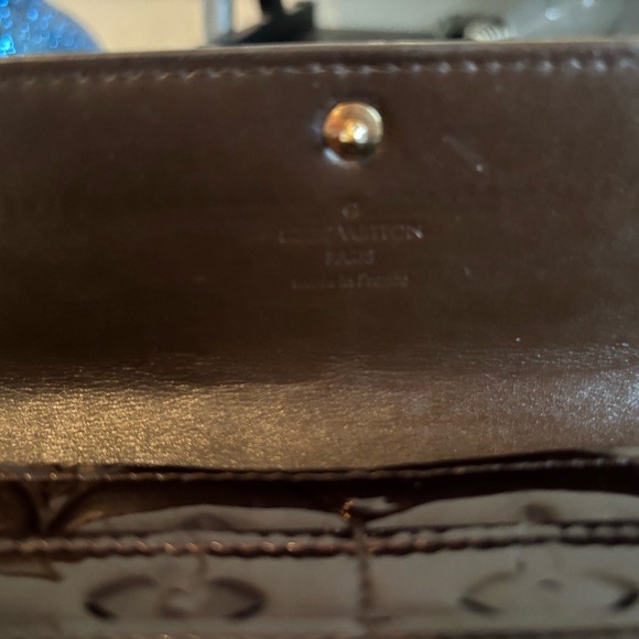 Authentic Louis Vuitton Sarah Wallet – Monogram Vernis Leather Amarante TH4078 - Picture 5 of 5